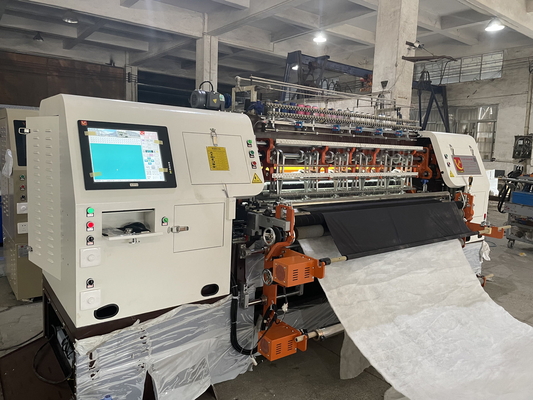 Machine piquante d'aiguille multi de l'ordinateur 240M/H déplacée par cadre pour le tapis de voiture