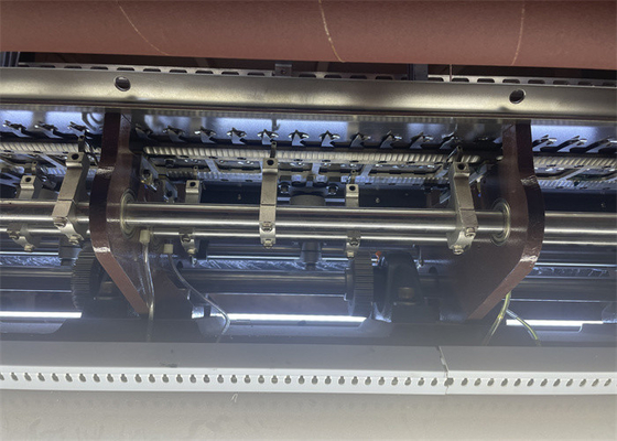 Machine de couverture industrielle à faible bruit et efficace avec une distance d'aiguille de 25,4 mm